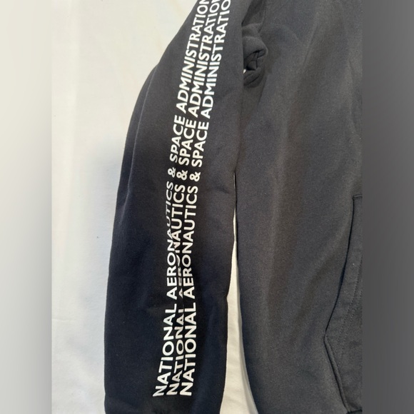 Men’s NASA Pullover Hoodie-NWOT - Picture 3 of 6